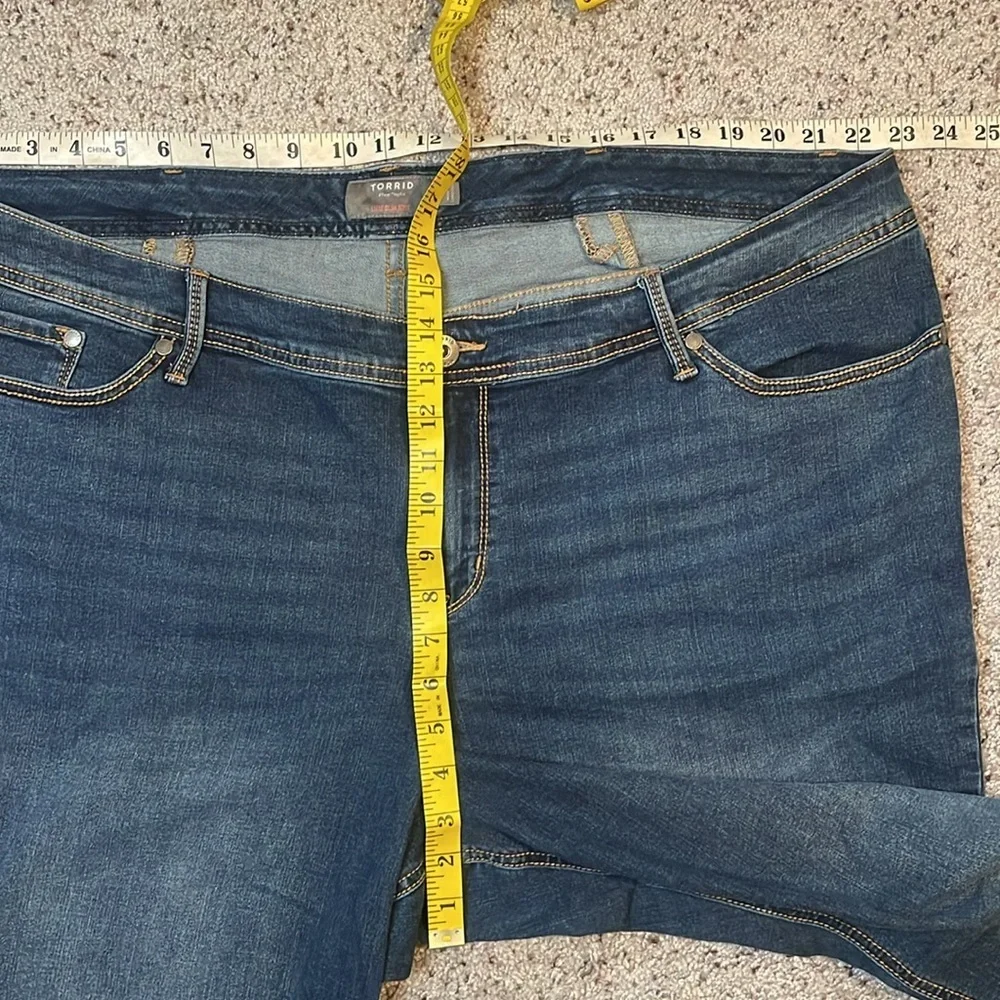 Torrid‎ Feel The Fit Luxe Slim Boot Stretch Jean Size 26R